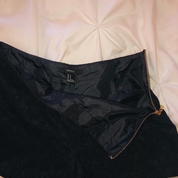 high-waisted forever 21 black lacy shorts size m - Picture 4 of 4